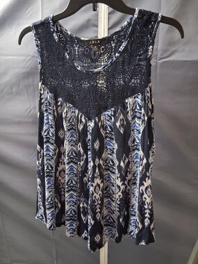 LDLA Navy and White Crochet Yoke Printed Sleeveless Tank